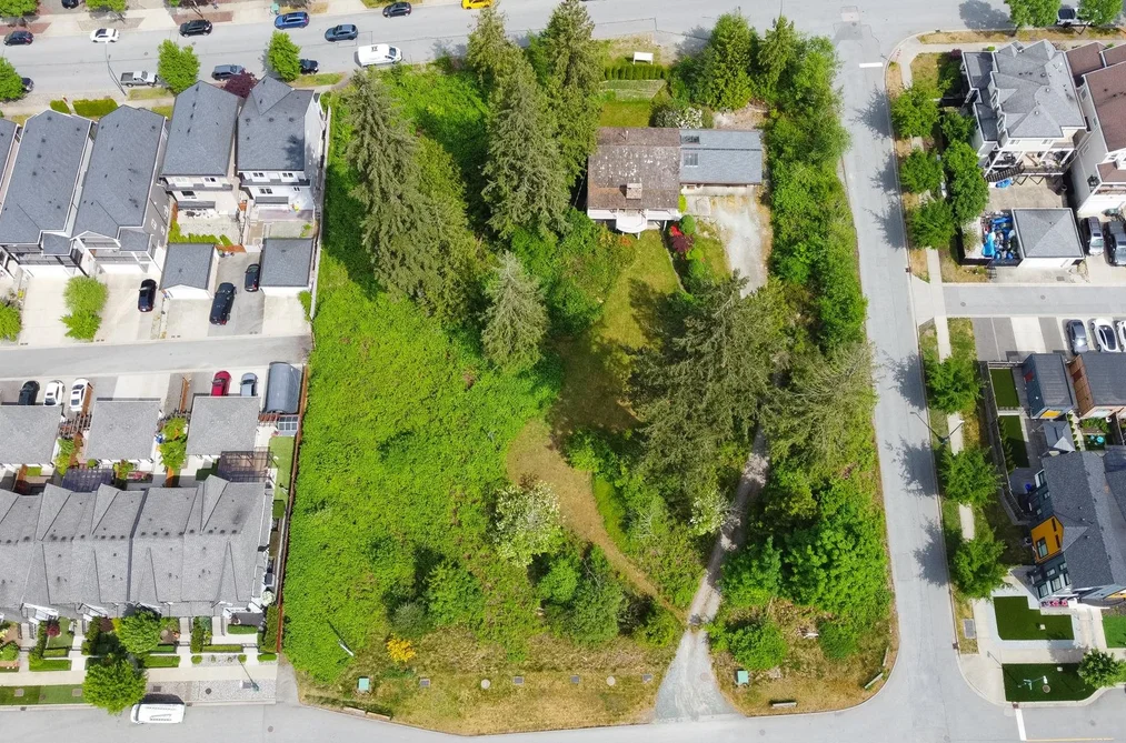 House for sale at 3417 E Roxton Ave Avenue Coquitlam British Columbia - MLS: R3120936