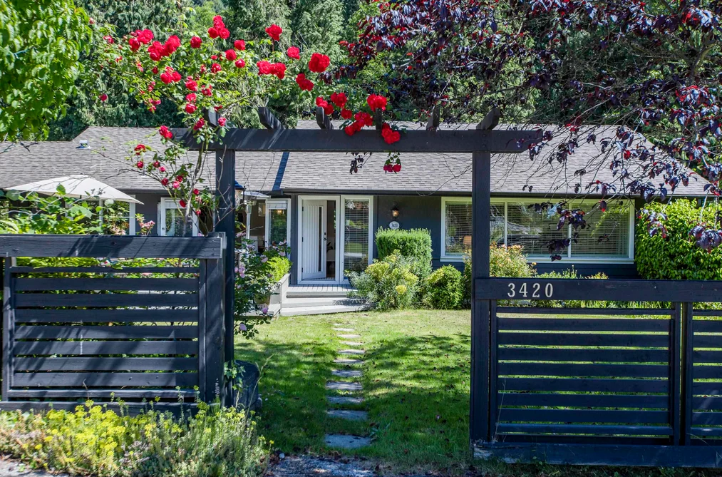 House for sale at 3420 Rockview Place West Vancouver British Columbia - MLS: R3154342