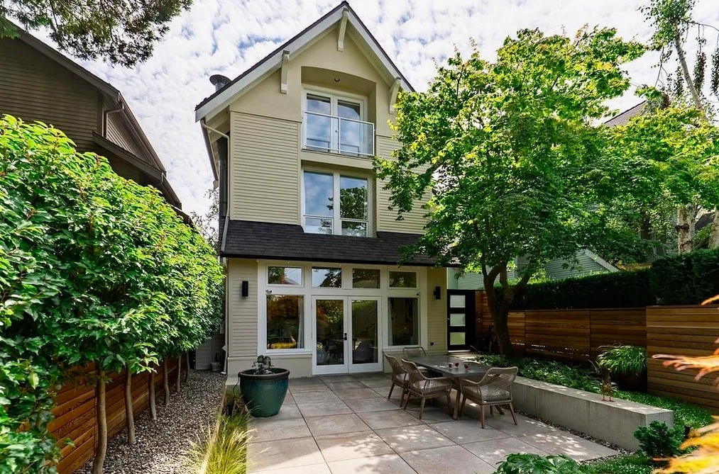 Half Duplex for sale at 3420 W 1st Avenue Vancouver British Columbia - MLS: R3147800