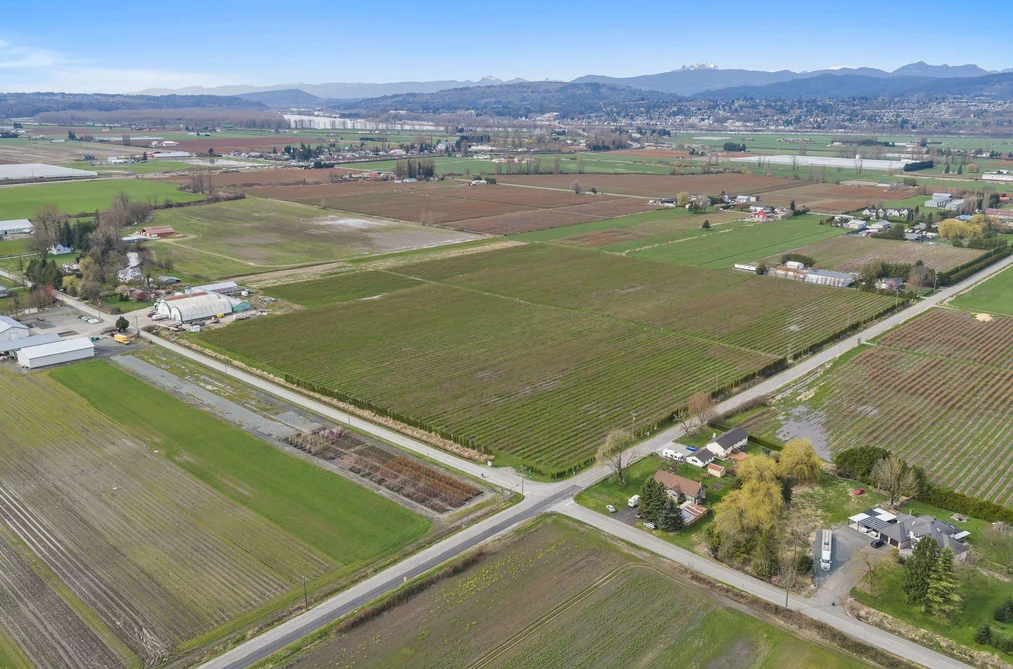 34211 HALLERT ROAD, Abbotsford BC V3G 1P9, Abbotsford BC — Residential for Sale - Photo 2