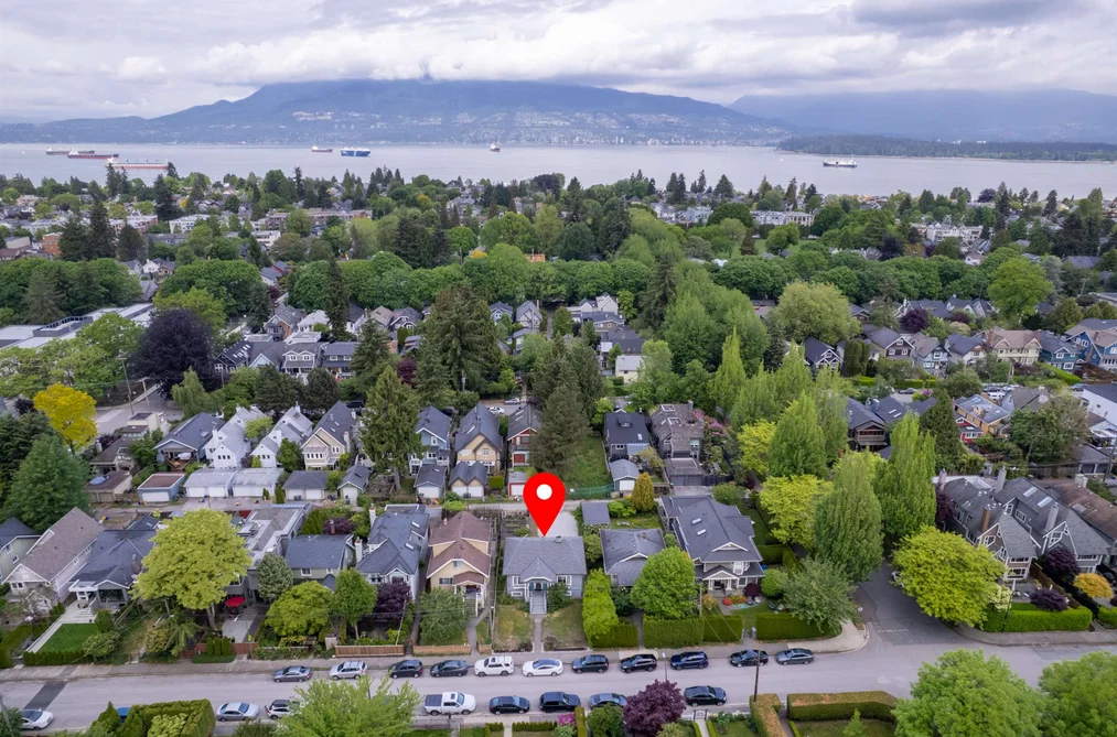 House for sale at 3425 W 8th Avenue Vancouver British Columbia - MLS: R3126353