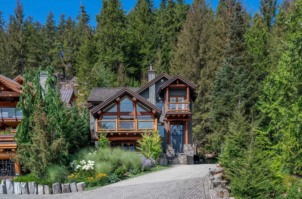 House for sale at 3426 Blueberry Drive Whistler British Columbia - MLS: R3158476