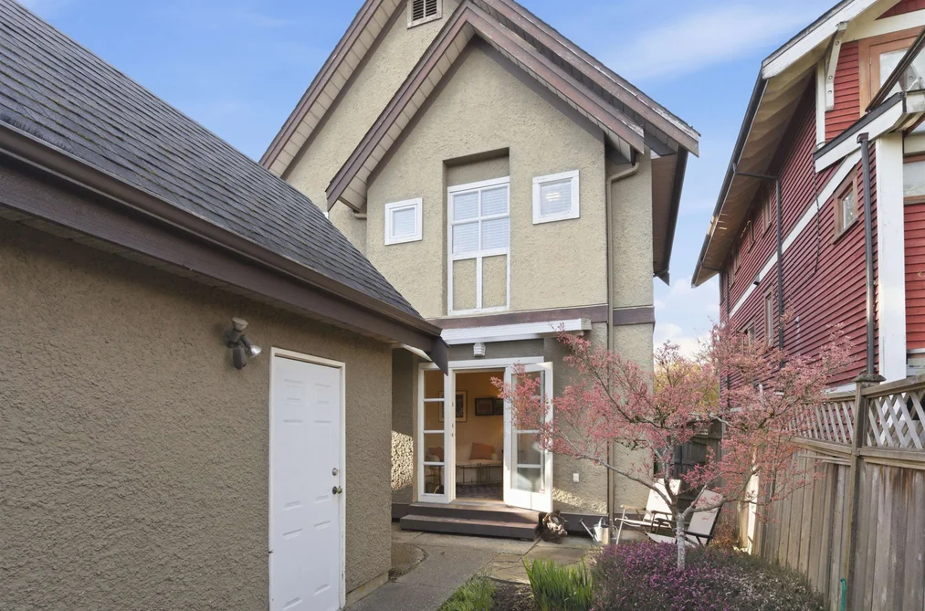 3428 W 7th Avenue, Vancouver, BC - Half Duplex for Sale - Photo 17 of 31 3428 W 7th Avenue, Vancouver, BC - Half Duplex for Sale - Photo 17 of 31