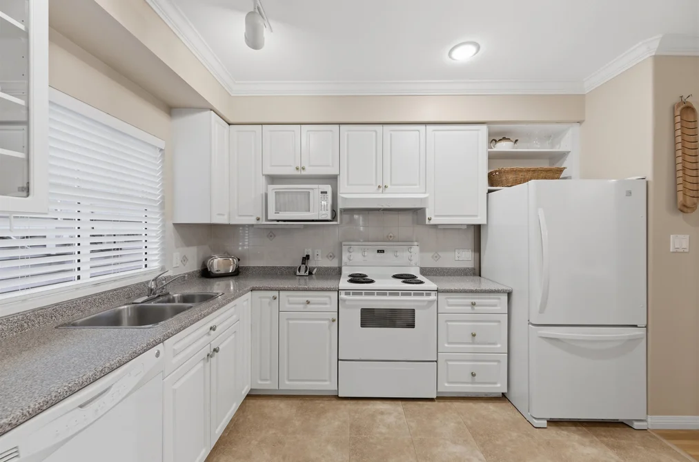 3428 W 7th Avenue, Vancouver, BC - Half Duplex for Sale - Photo 19 of 31 3428 W 7th Avenue, Vancouver, BC - Half Duplex for Sale - Photo 19 of 31