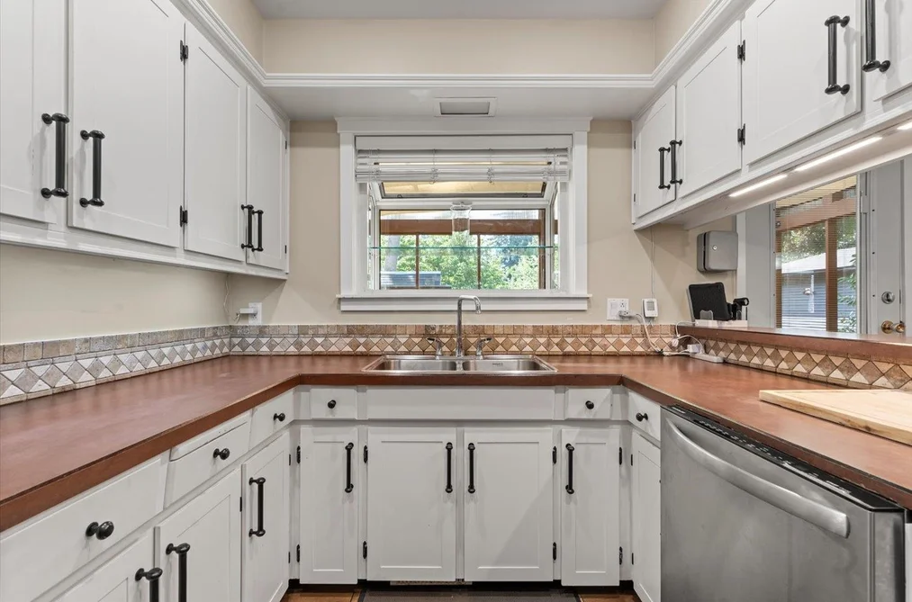 34282 CEDAR AVENUE, Abbotsford BC V2S 2W2, Abbotsford BC — Residential for Sale — Photo 11 of 39