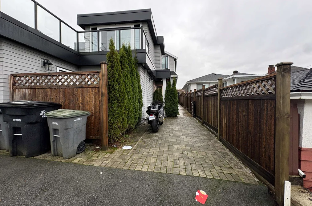 House for sale at 3429 Dundas Street Vancouver British Columbia - MLS: R3128247