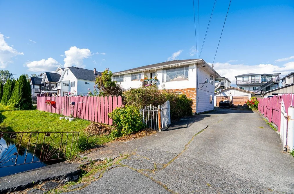 House for sale at 343 Pembina Street New Westminster British Columbia - MLS: R3130396