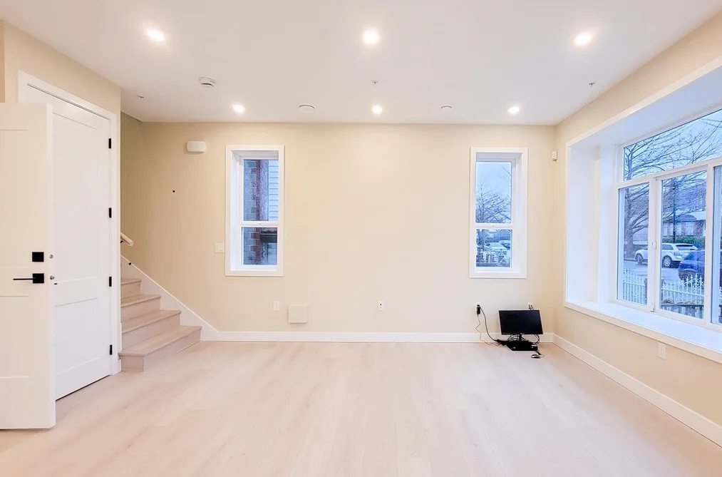 3431 E 23RD AVENUE, Vancouver BC V5R 1C1, Vancouver BC — Residential for Sale - Photo 2