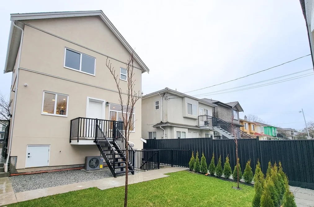 3433 E 23RD AVENUE, Vancouver BC V5R 1C1, Vancouver BC — Residential for Sale - Photo 3