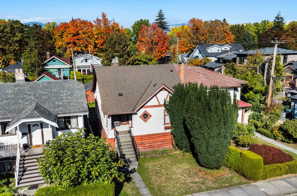 3433 W 12th Ave, Vancouver, BC - MLS: R3173283