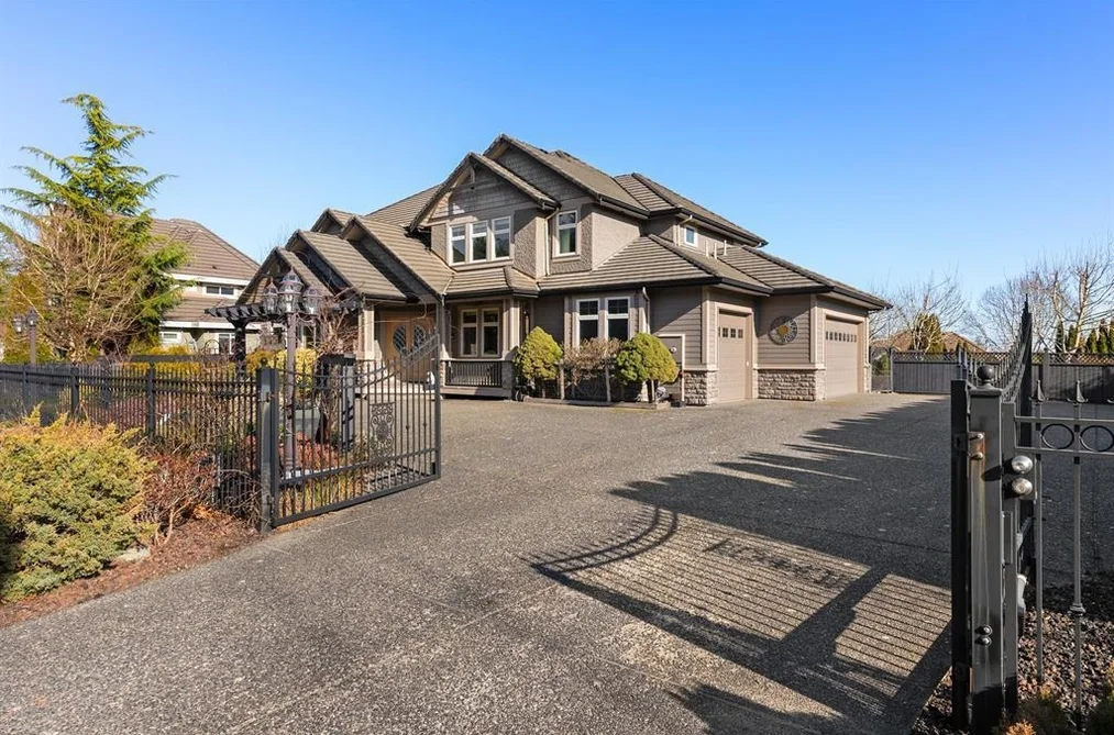 House for sale at 3438 156 Street Surrey British Columbia - MLS: R3156210