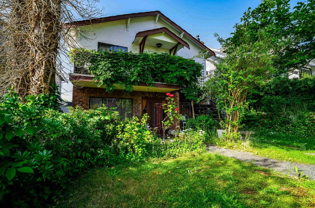 3439 DUNDAS STREET, Vancouver BC V5K 1R9, Vancouver BC — Residential for Sale - Photo 2