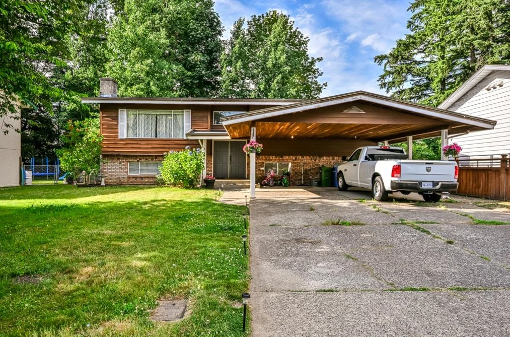 House for sale at 34487 Pearl Avenue Abbotsford British Columbia - MLS: R3136880