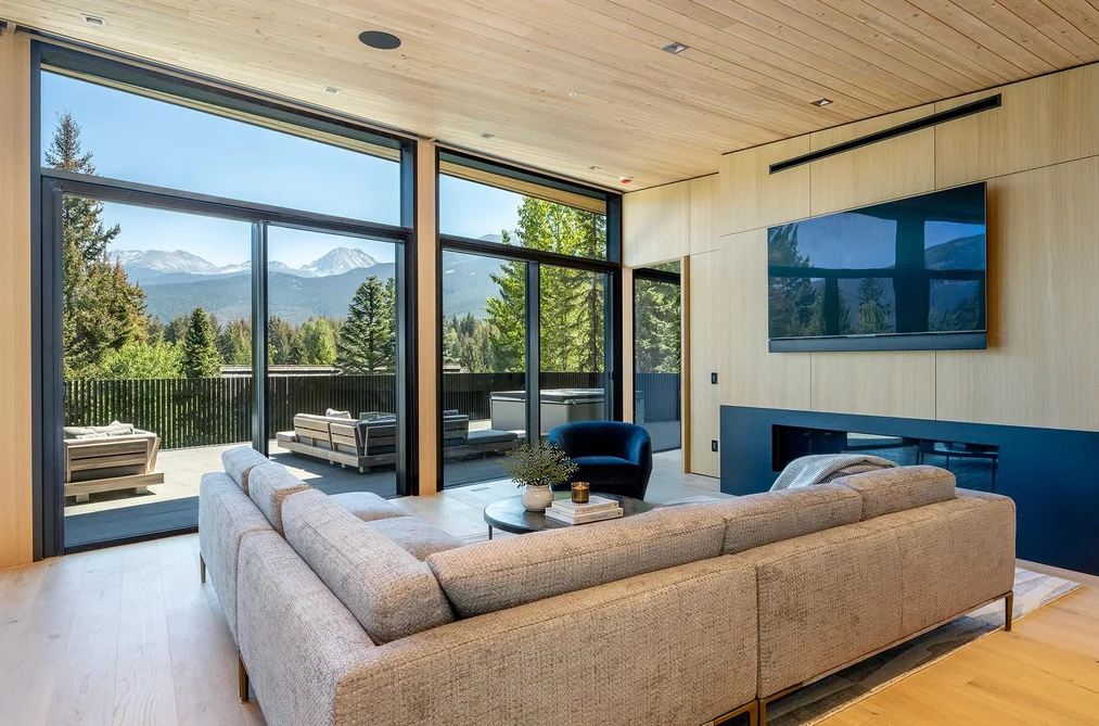 House for sale at 3452 Blueberry Drive Whistler British Columbia - MLS: R3151889
