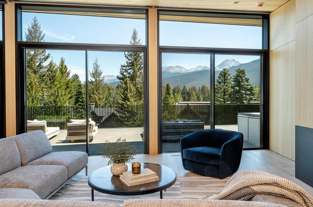 House for sale at 3452 Blueberry Drive Whistler British Columbia - MLS: R3151889