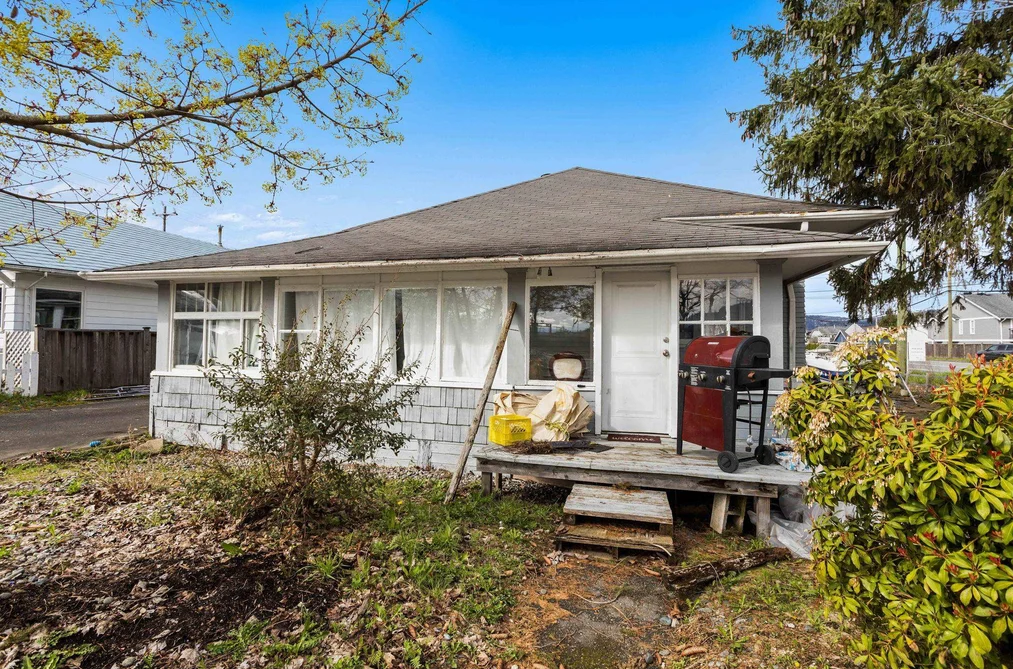 34595 2 AVENUE, Abbotsford BC V2S 8B7, Abbotsford BC — Residential for Sale - Photo 2