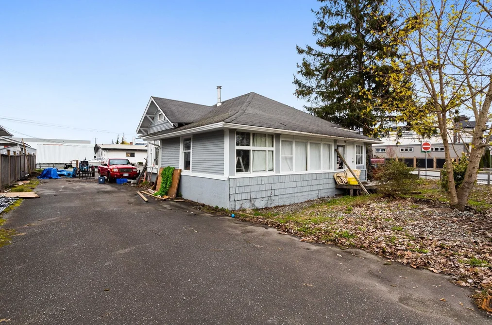 34595 2 AVENUE, Abbotsford BC V2S 8B7, Abbotsford BC — Residential for Sale - Photo 3