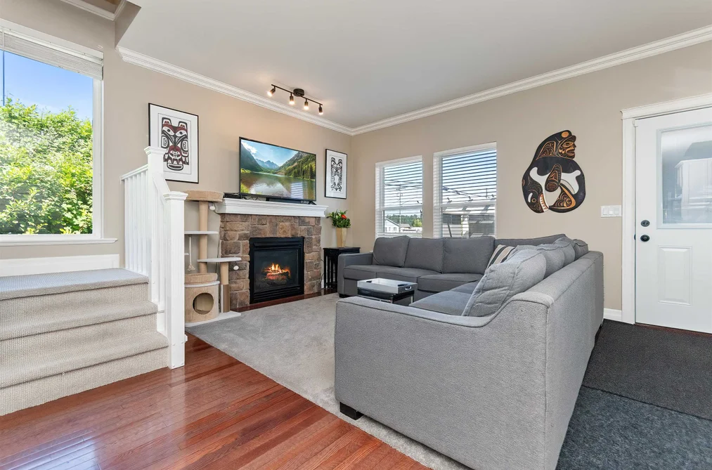 34609 7 AVENUE, Abbotsford BC V2S 8P4, Abbotsford BC — Residential for Sale - Photo 2