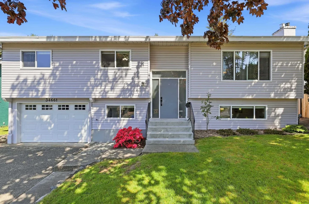 House for sale at 34661 Elliot Avenue Abbotsford British Columbia - MLS: R3119936