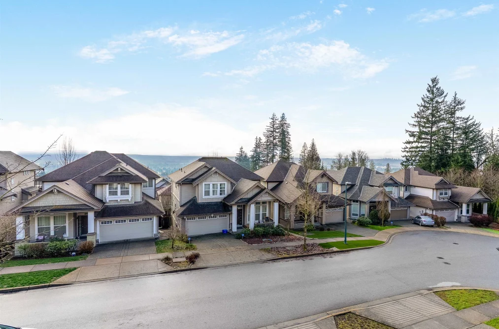 3469 Stephens Court, Coquitlam, BC - House for Sale - Photo 8 of 40 3469 Stephens Court, Coquitlam, BC - House for Sale - Photo 8 of 40