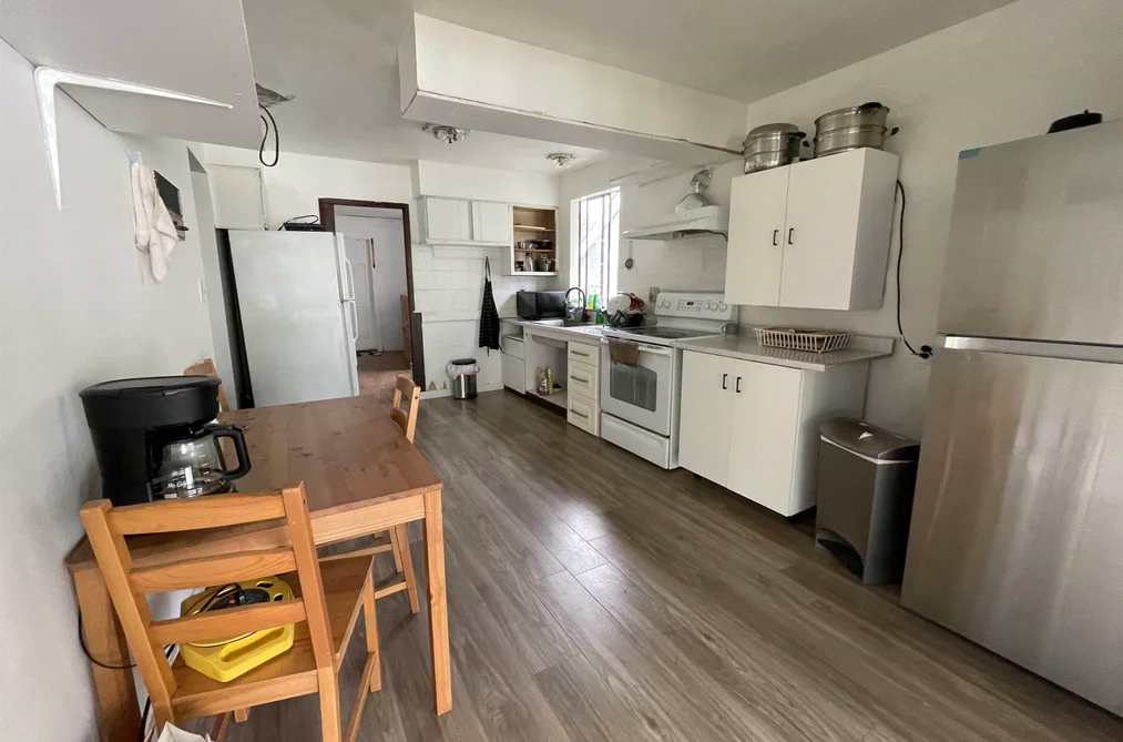 3469 W 8th Avenue, Vancouver, BC - House for Sale - Photo 3 of 10 3469 W 8th Avenue, Vancouver, BC - House for Sale - Photo 3 of 10