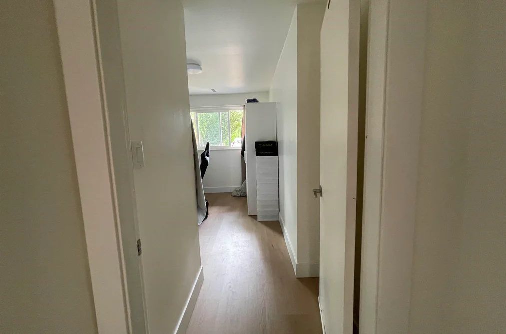 3469 W 8th Avenue, Vancouver, BC - House for Sale - Photo 8 of 10 3469 W 8th Avenue, Vancouver, BC - House for Sale - Photo 8 of 10