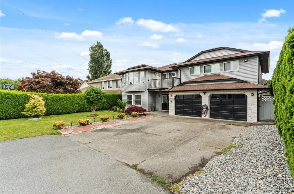 34762 2ND AVENUE, Abbotsford BC V2S 8C2, Abbotsford BC — Residential for Sale - Photo 2
