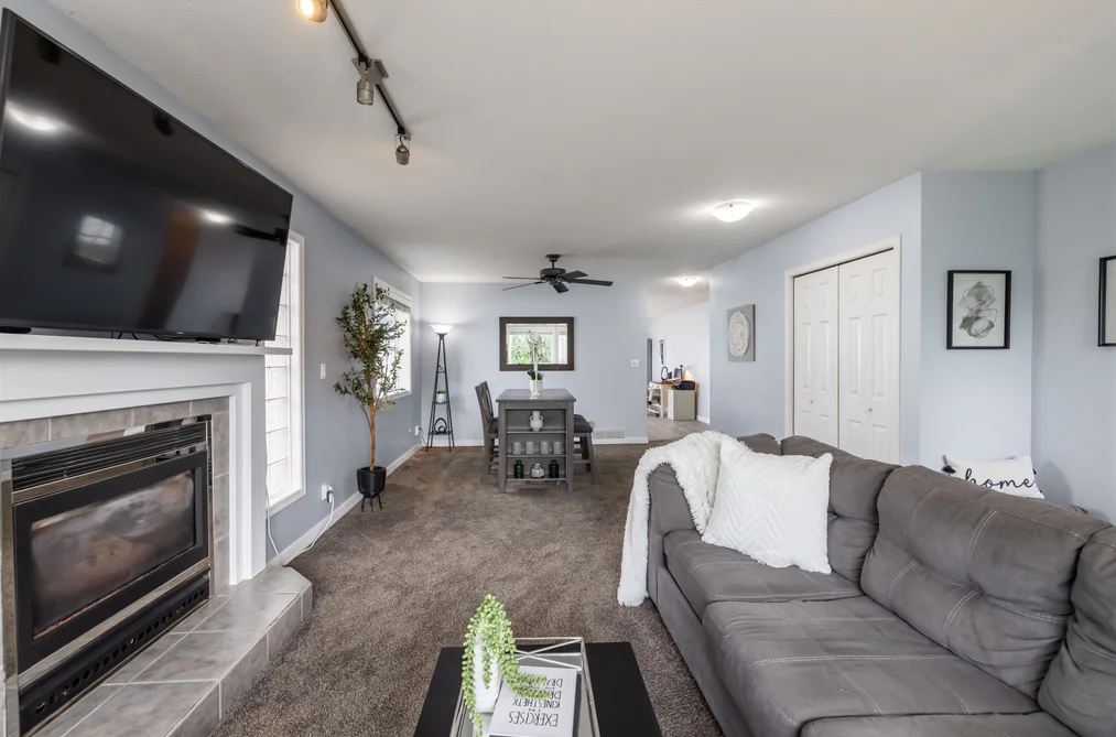 34775 2ND AVENUE, Abbotsford BC V2S 8C1, Abbotsford BC — Residential for Sale - Photo 4