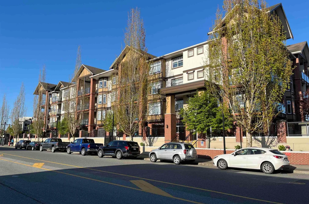 Condo for sale at 348 5660 201a Street Langley British Columbia - MLS: R3121035