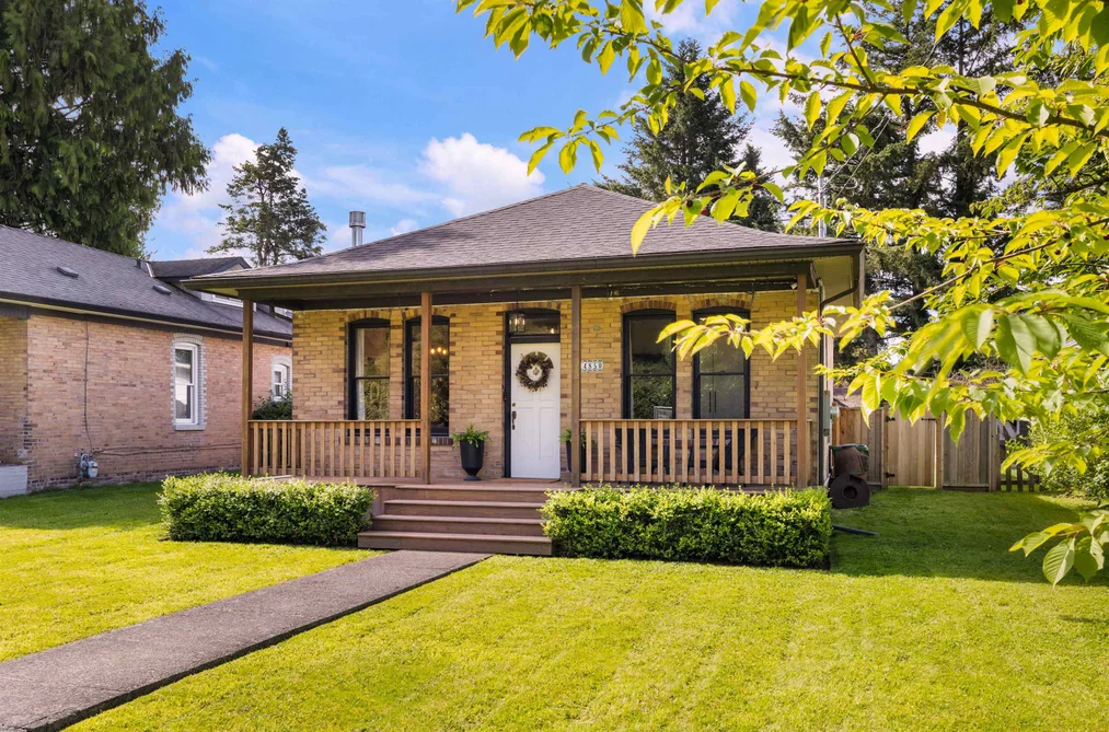 House for sale at 34850 Clayburn Road Abbotsford British Columbia - MLS: R3137178