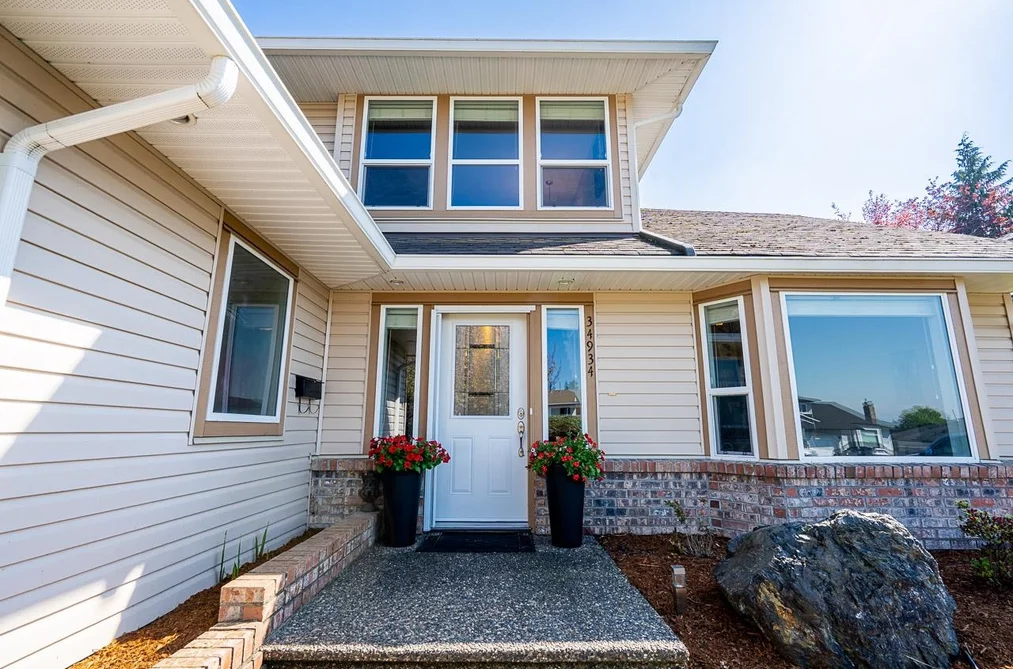 34934 OAKHILL DRIVE, Abbotsford BC V2S 7R3, Abbotsford BC — Residential for Sale - Photo 2