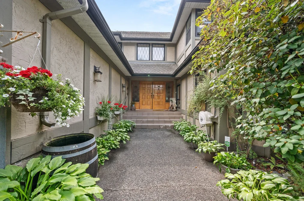 34944 Edgeview Place, Abbotsford, BC - MLS: R3163901 - Photo 3 34944 Edgeview Place, Abbotsford, BC - MLS: R3163901 - Photo 3