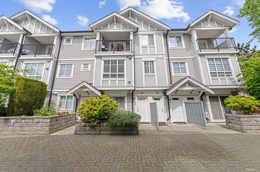 Condo for sale at 35 13239 Old Yale Road Surrey British Columbia - MLS: R3122745