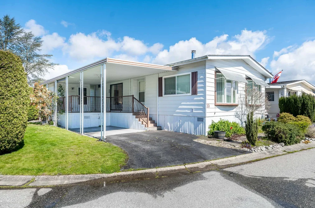 Manufactured On Land for sale at 35 2120 King George Boulevard Surrey British Columbia - MLS: R3112658