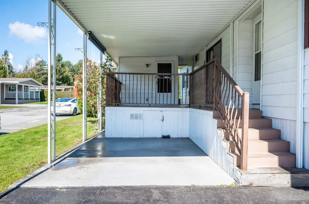 35 2120 KING GEORGE BOULEVARD, Surrey BC V4A 6Y8, Surrey BC — Residential for Sale - Photo 3