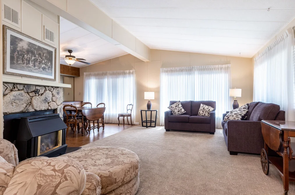35 2120 KING GEORGE BOULEVARD, Surrey BC V4A 6Y8, Surrey BC — Residential for Sale - Photo 4