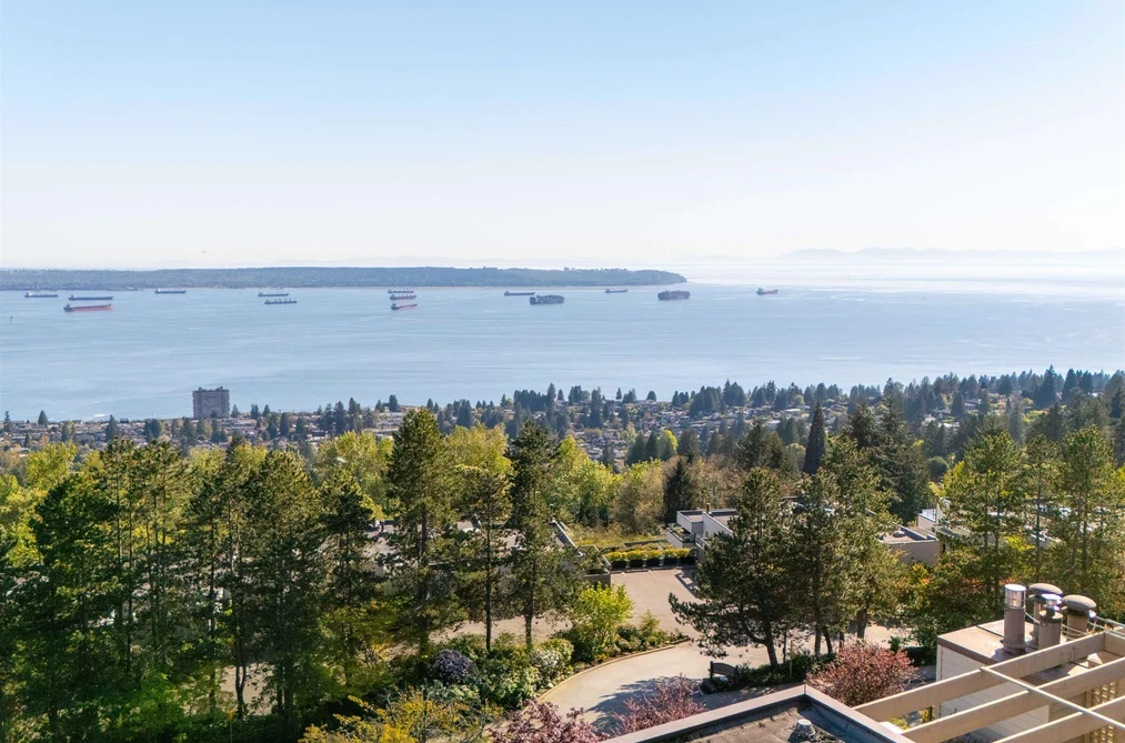 Condo for sale at 35 2236 Folkestone Way West Vancouver British Columbia - MLS: R3133182