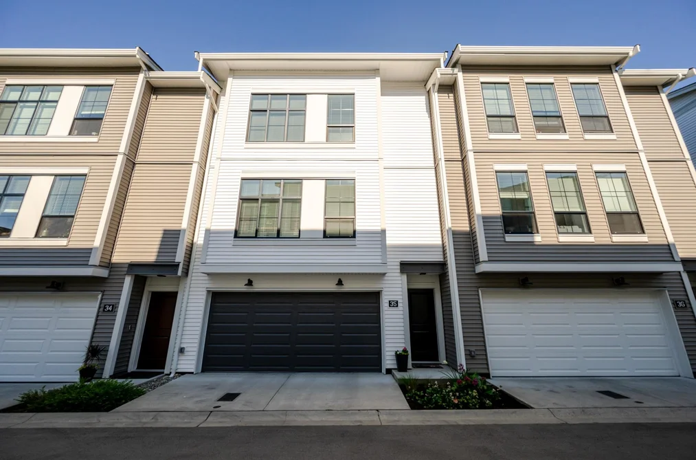 35 2774 MONTROSE AVENUE, Abbotsford BC V2S 0N4, Abbotsford BC — Residential for Sale - Photo 2