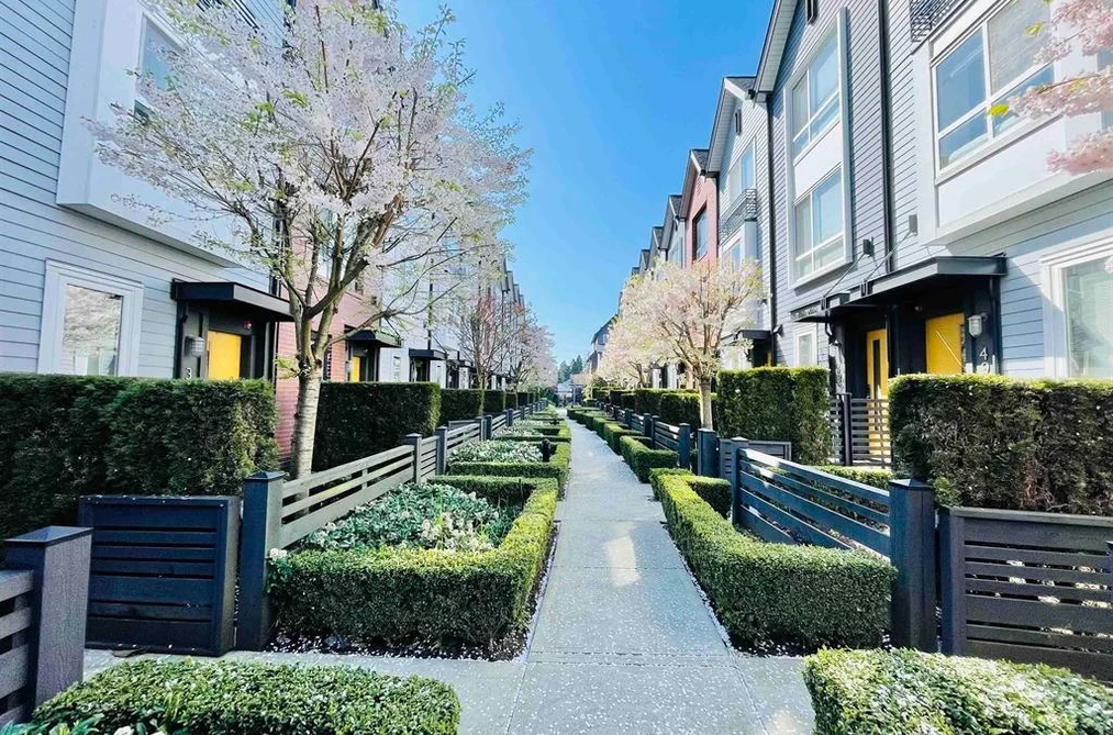 Townhouse for sale at 35 6868 Burlington Avenue Burnaby British Columbia - MLS: R3075528