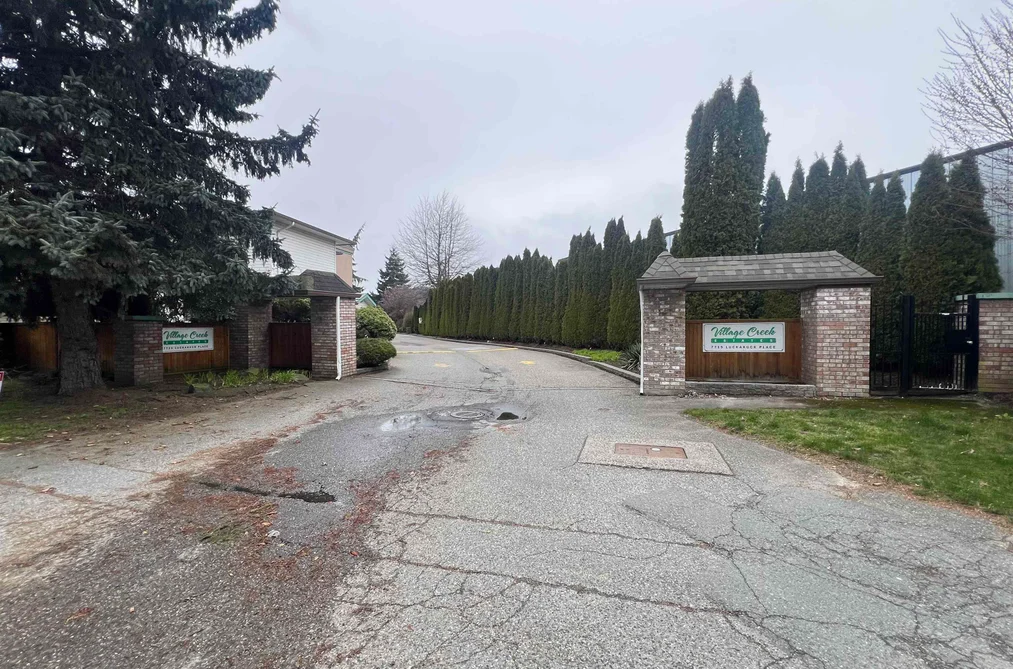 Row House (Non-Strata) for sale at 35 7715 Luckakuck Place Chilliwack British Columbia - MLS: R3099426
