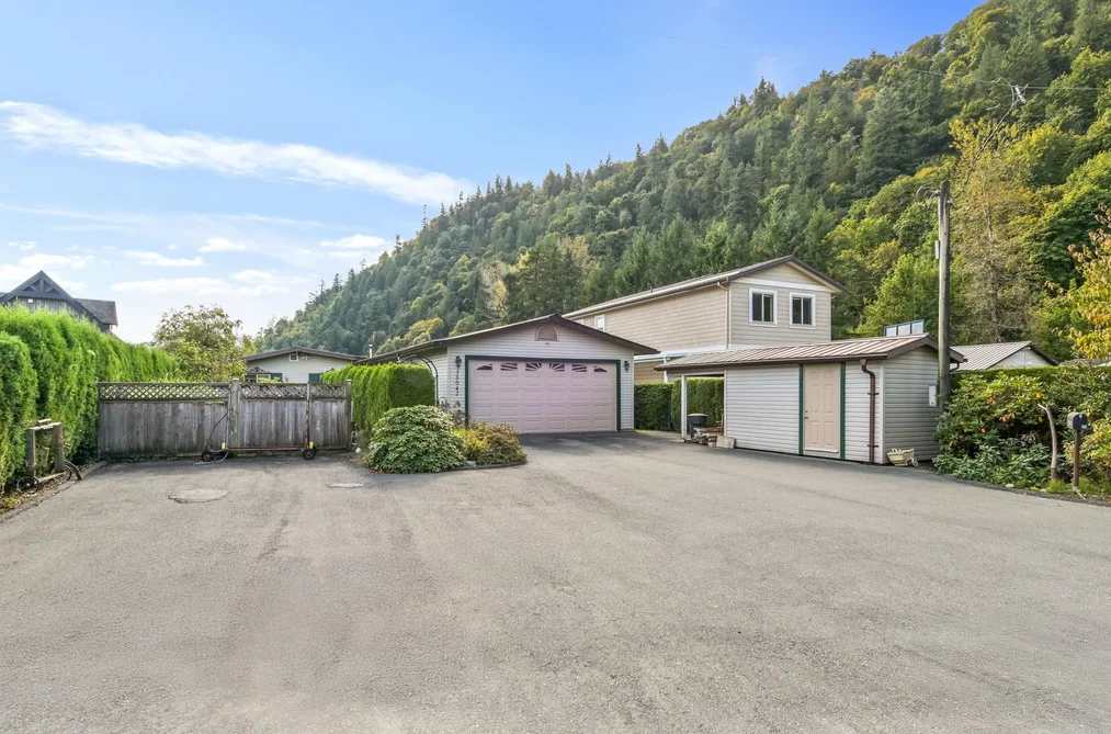 35042 SWARD ROAD, Mission BC V2V 7H2, Mission BC — Residential for Sale - Photo 2