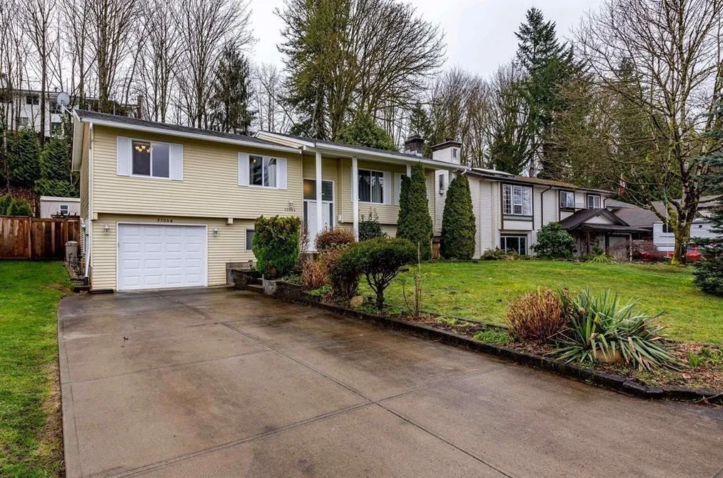 House for sale at 35064 Laburnum Avenue Abbotsford British Columbia - MLS: R3146323