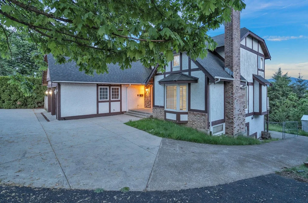 35070 MARSHALL ROAD, Abbotsford BC V3G 2B8, Abbotsford BC — Residential for Sale - Photo 2