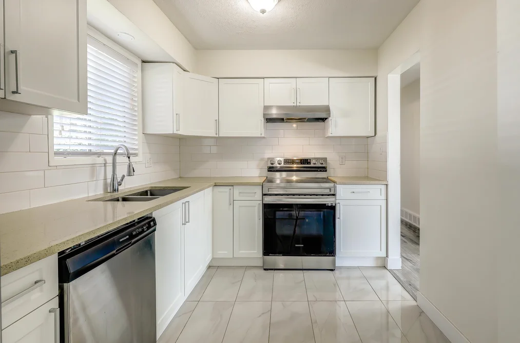 35085 MCEWEN AVENUE, Mission BC V2V 6R3, Mission BC — Residential for Sale - Photo 3