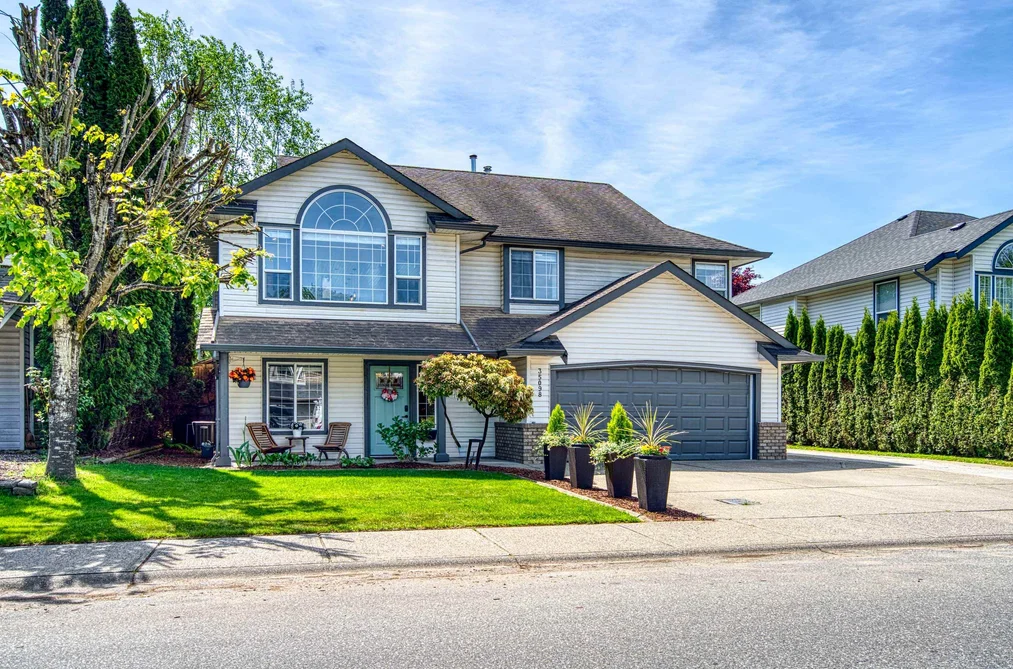 35098 KOOTENAY DRIVE, Abbotsford BC V2S 8C9, Abbotsford BC — Residential for Sale - Photo 2