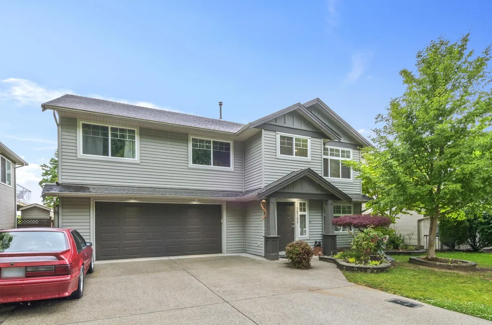 35109 LABURNUM AVENUE, Abbotsford BC V2S 8K3, Abbotsford BC — Residential for Sale - Photo 2