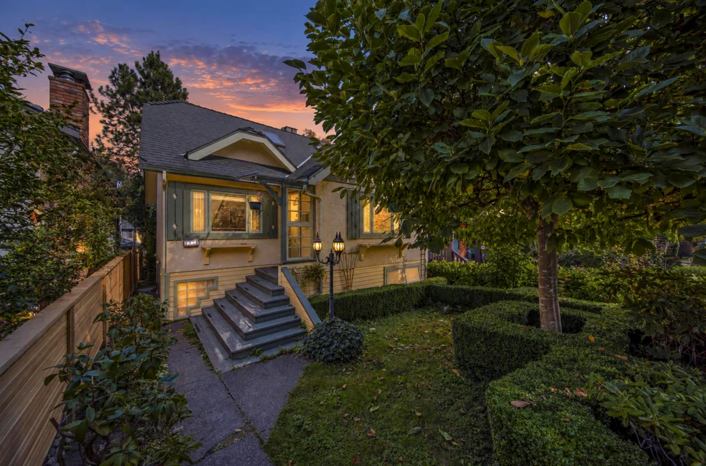 House for sale at 3519 W 14th Avenue Vancouver British Columbia - MLS: R3164942