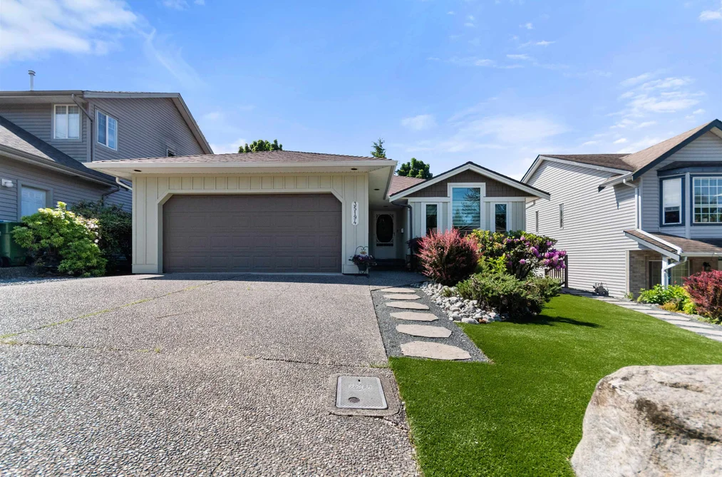 House for sale at 35194 Christina Place Abbotsford British Columbia - MLS: R3128866