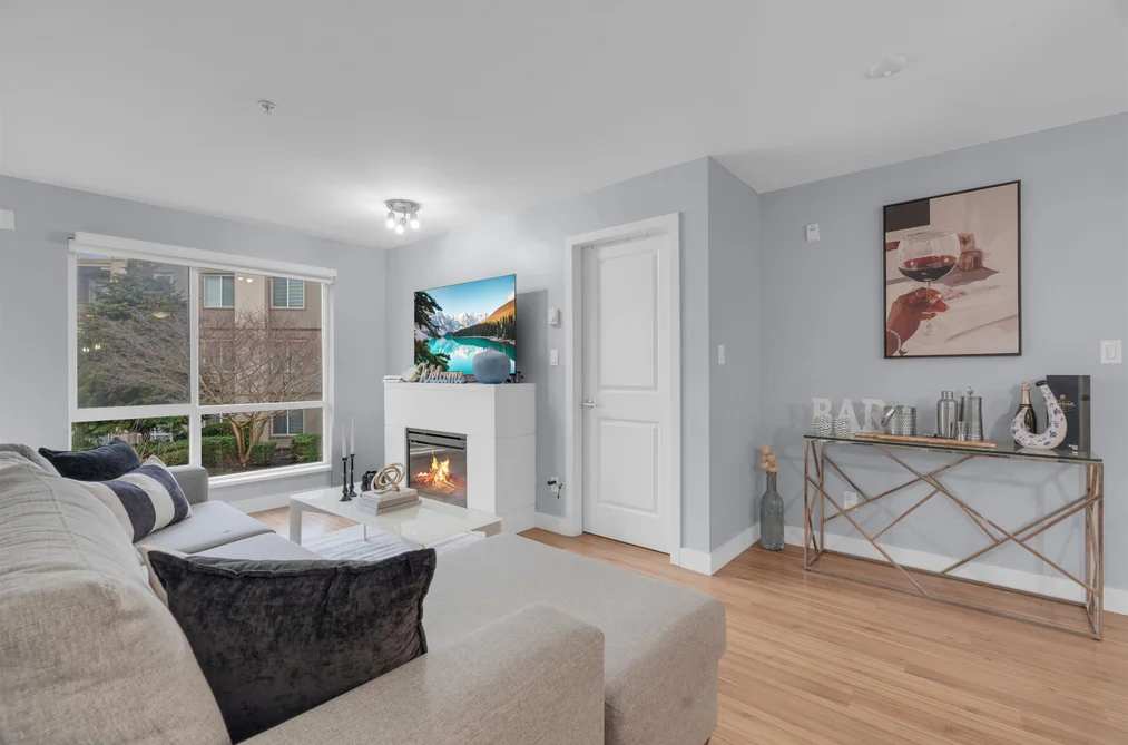 Condo for sale at 352 15850 26 Avenue Surrey British Columbia - MLS: R3096867