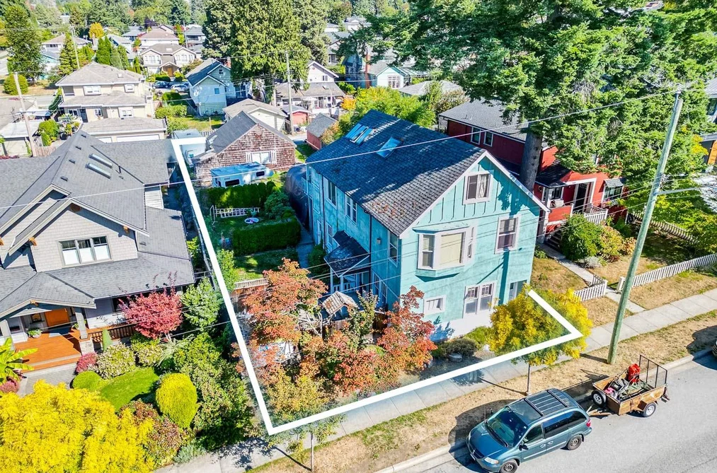 352 W 15TH STREET, North Vancouver BC V7M 1S5, North Vancouver BC — Residential for Sale - Photo 2